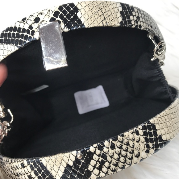 Alessia LAST CHANCE Python Circle Chain Crossbody - Picture 4 of 8